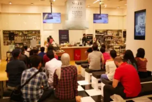 On this picture, we can see an instructor, presenting a new product.